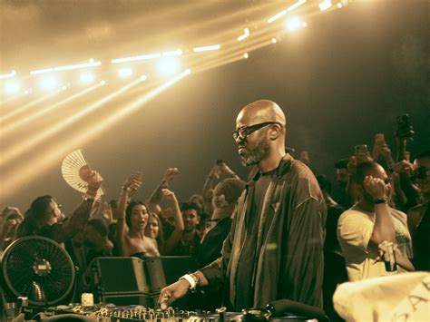 Đêm Âm Nhạc Dazzling -  Sự Trở Lại Hoành Tráng của DJ Black Coffee!