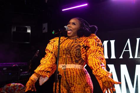  Yemi Alade: A Celebration of Afropop Sounds and Empowering Lyrics at Hanoi's Hoa Binh Theater!